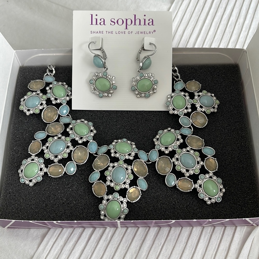 Lia Sophia earring and necklace set